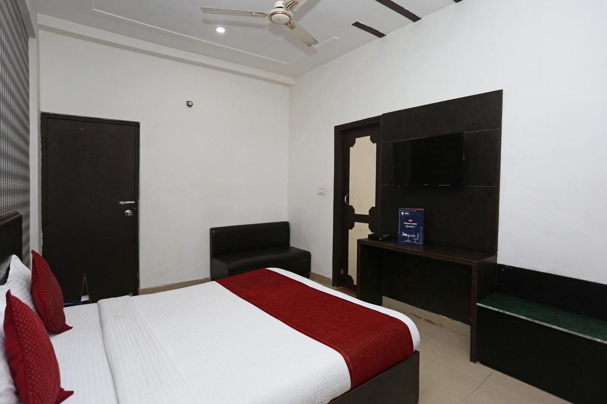 Hotel O Kanha Continental Агра Екстериор снимка