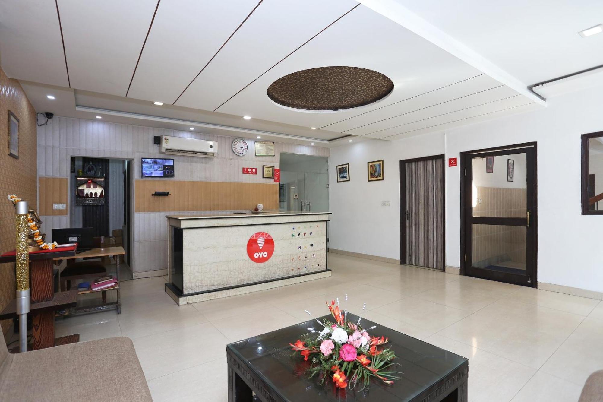 Hotel O Kanha Continental Агра Екстериор снимка