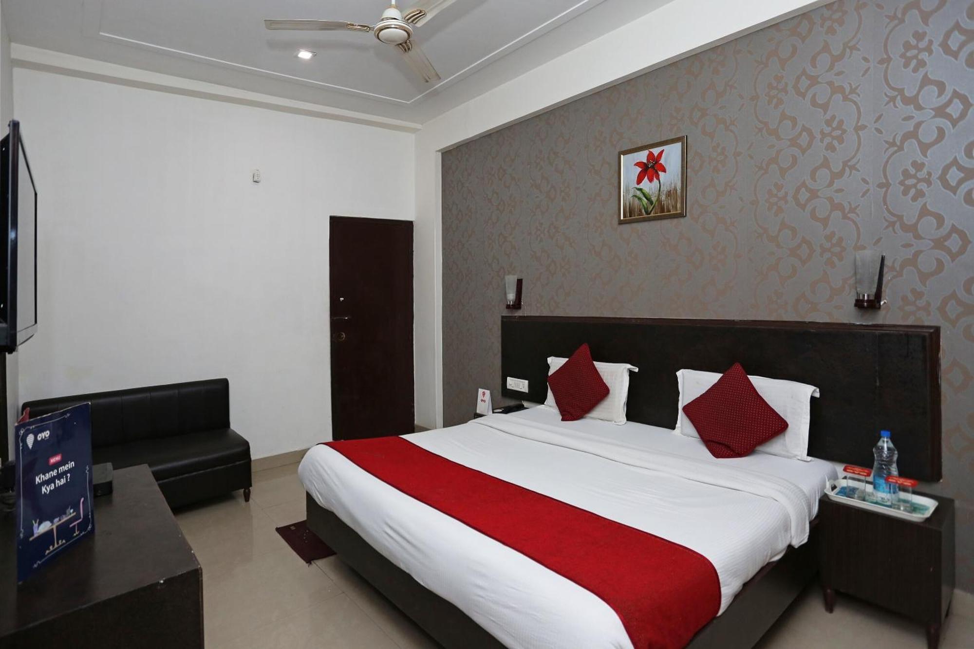 Hotel O Kanha Continental Агра Екстериор снимка