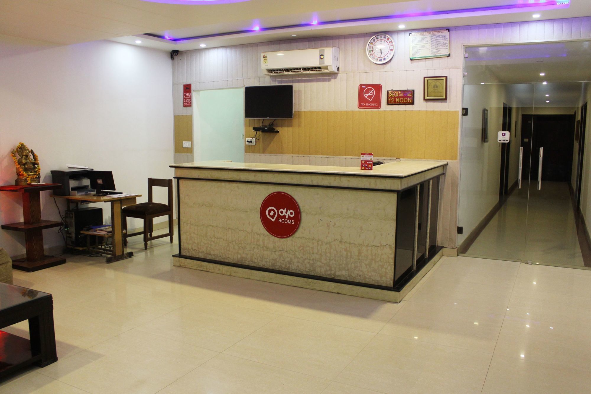 Hotel O Kanha Continental Агра Екстериор снимка