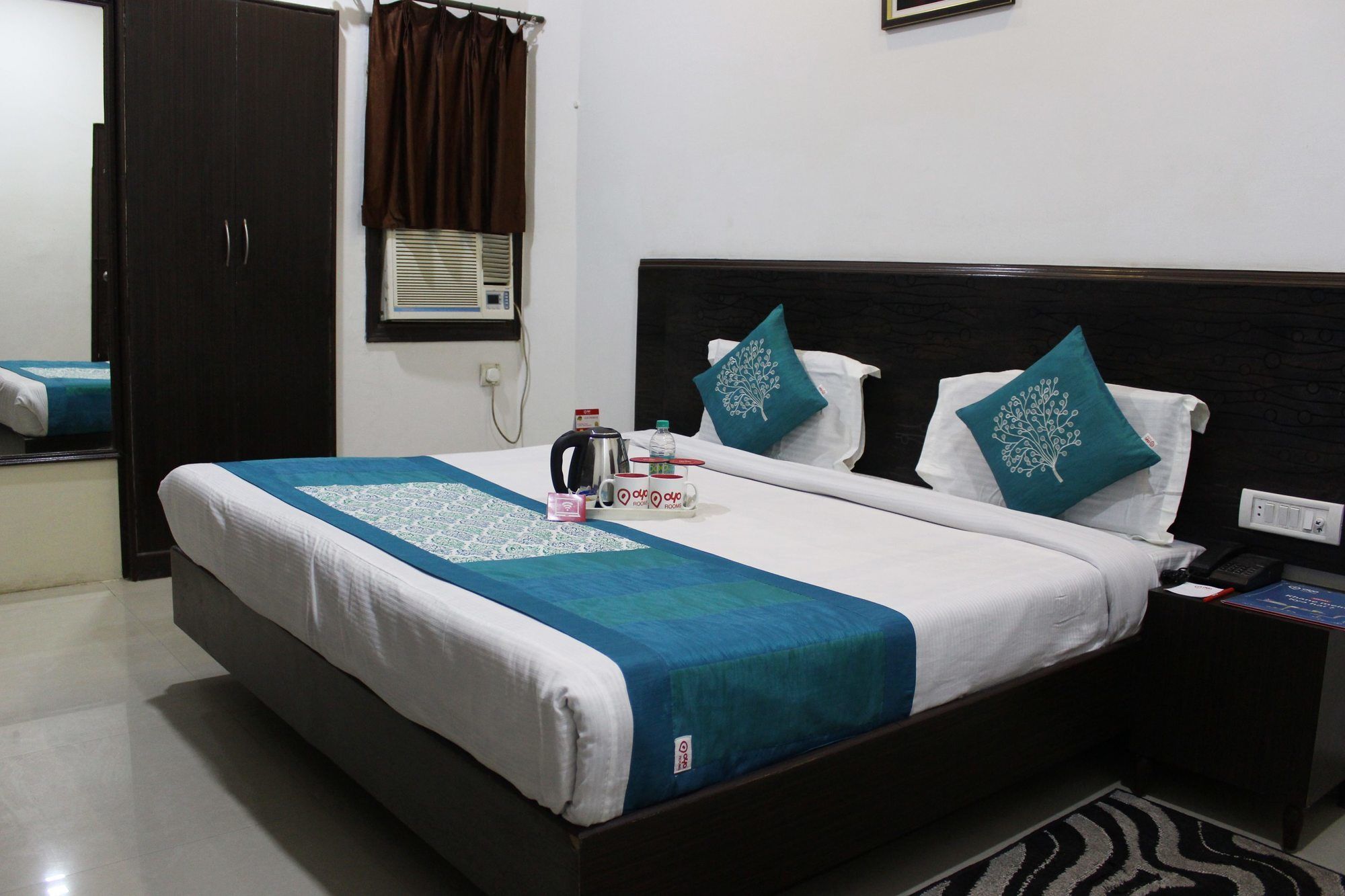 Hotel O Kanha Continental Агра Екстериор снимка
